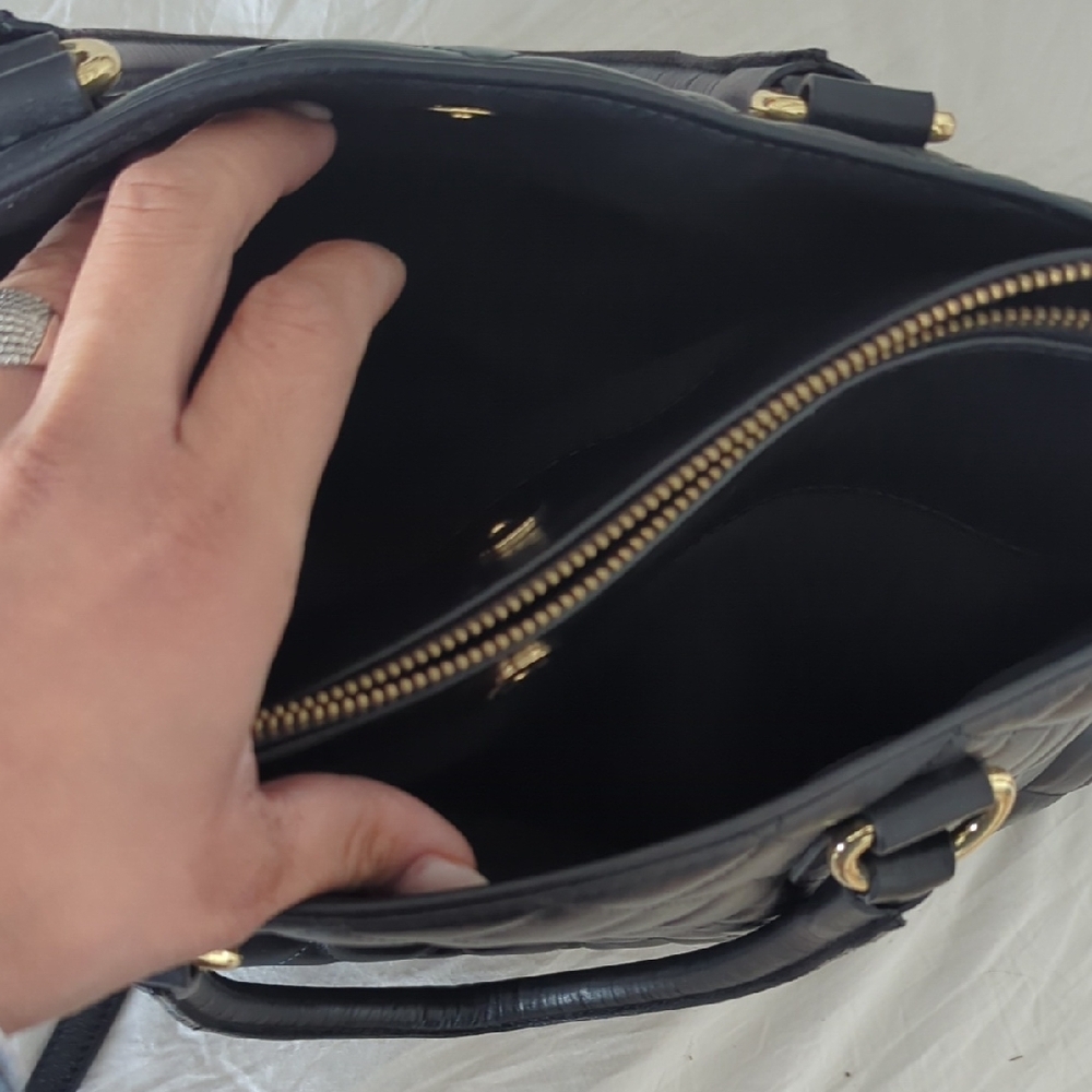 Black Genuine Leather Quilted Handbag - Picture 6 of 11